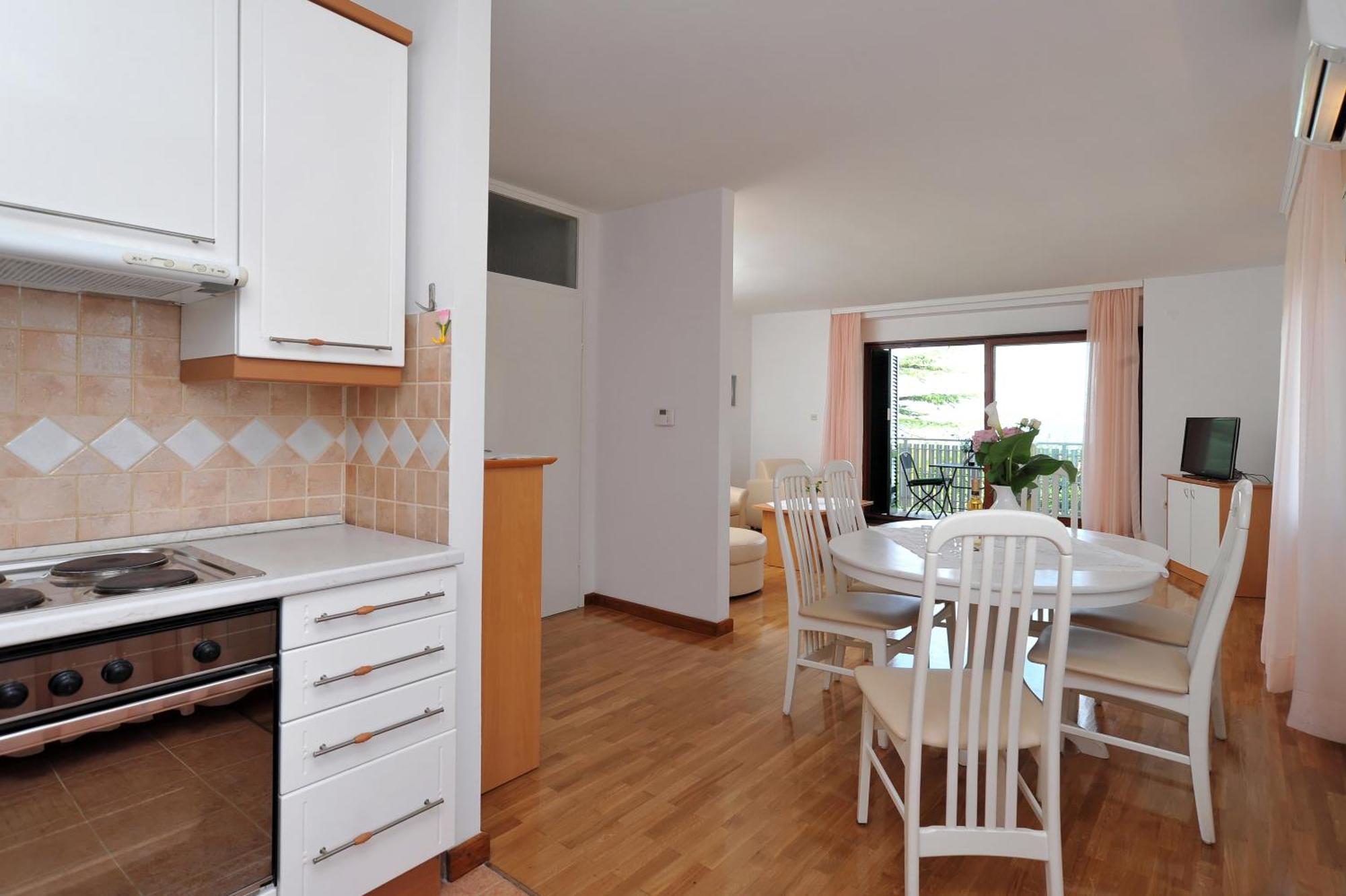 Apartments Villa Eden Preko Exteriör bild