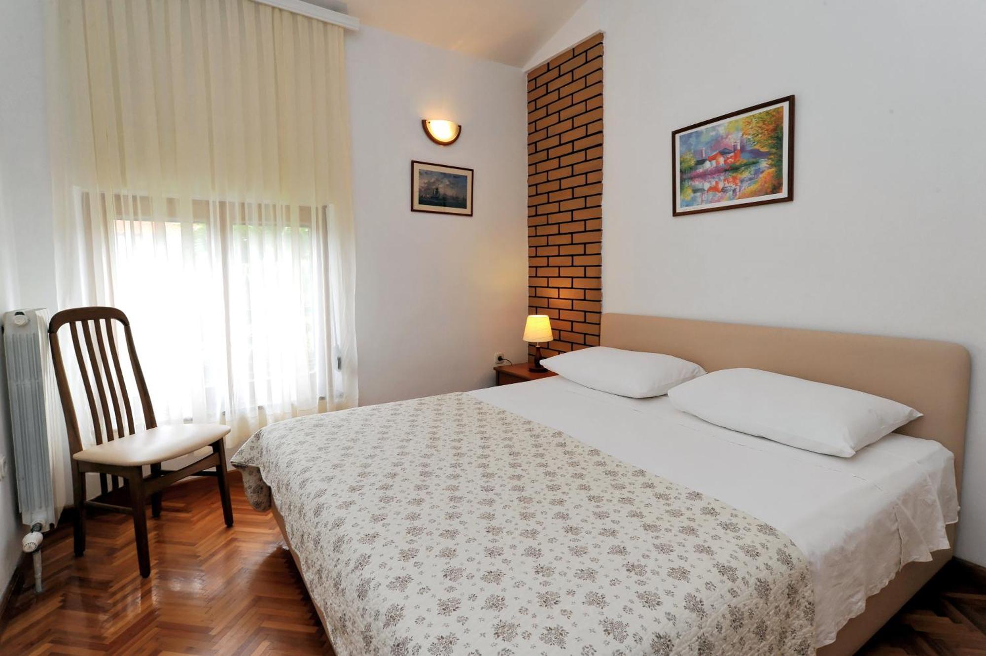 Apartments Villa Eden Preko Rum bild